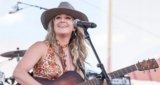 Lainey Wilson Weight Loss: Before and After Transformation